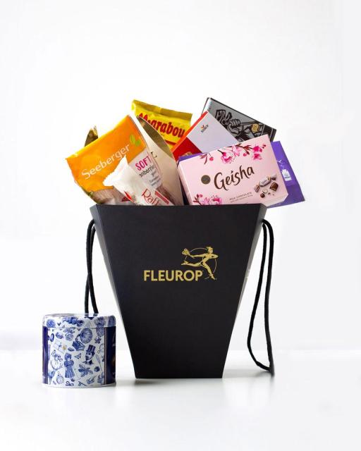 Alcohol outlet gift bag